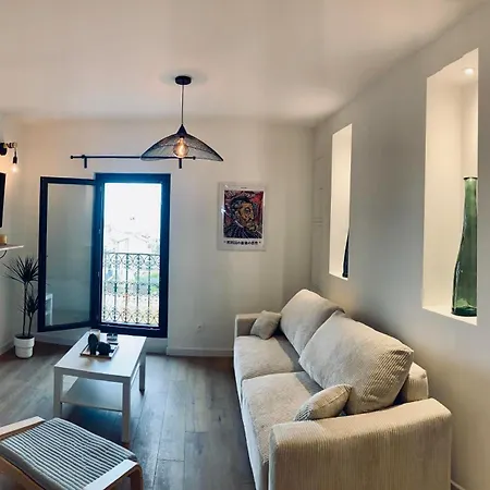 La Revolution Apartment *